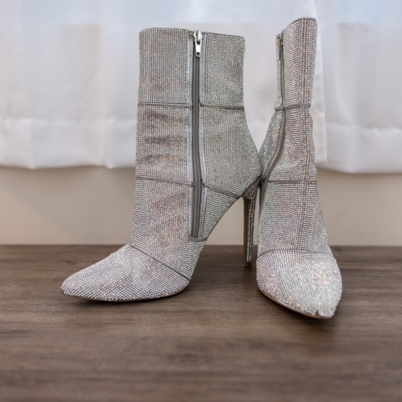 Steve Madden Shoes - Steve Madden Rhinestone Winona Boots Size 9